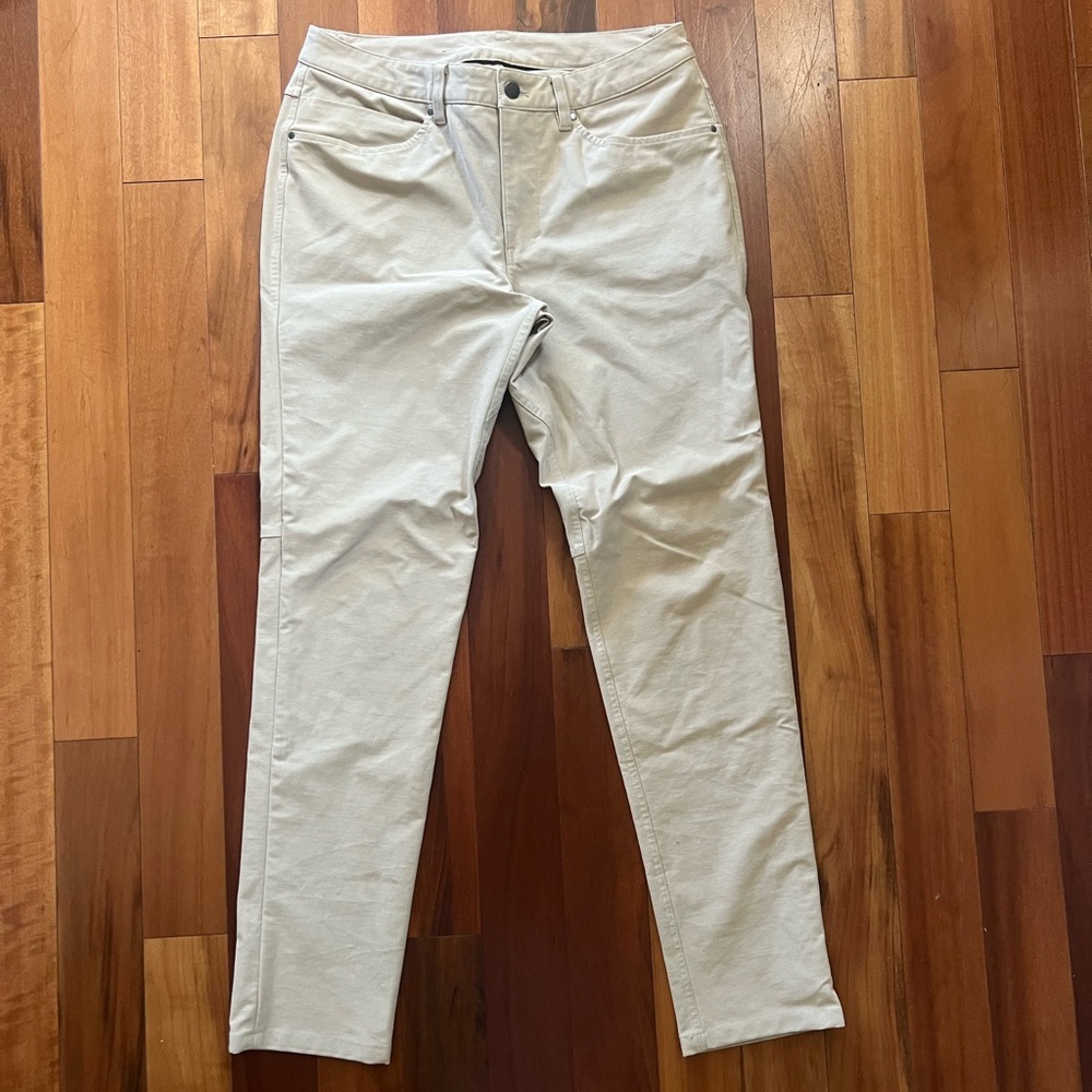 Lululemon Chino